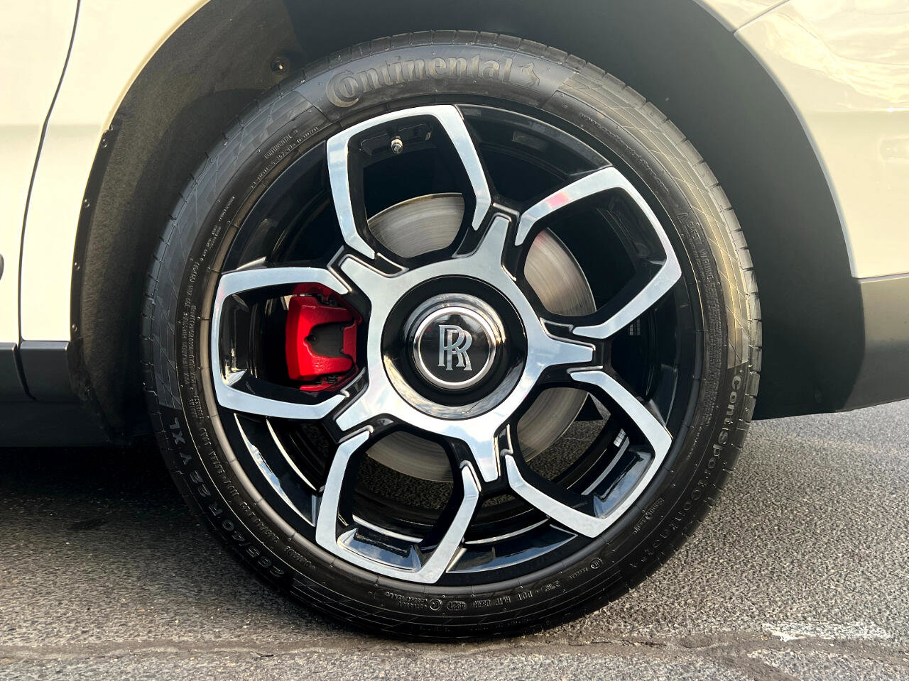 Used 2022 Rolls-Royce Cullinan Black Badge image 99