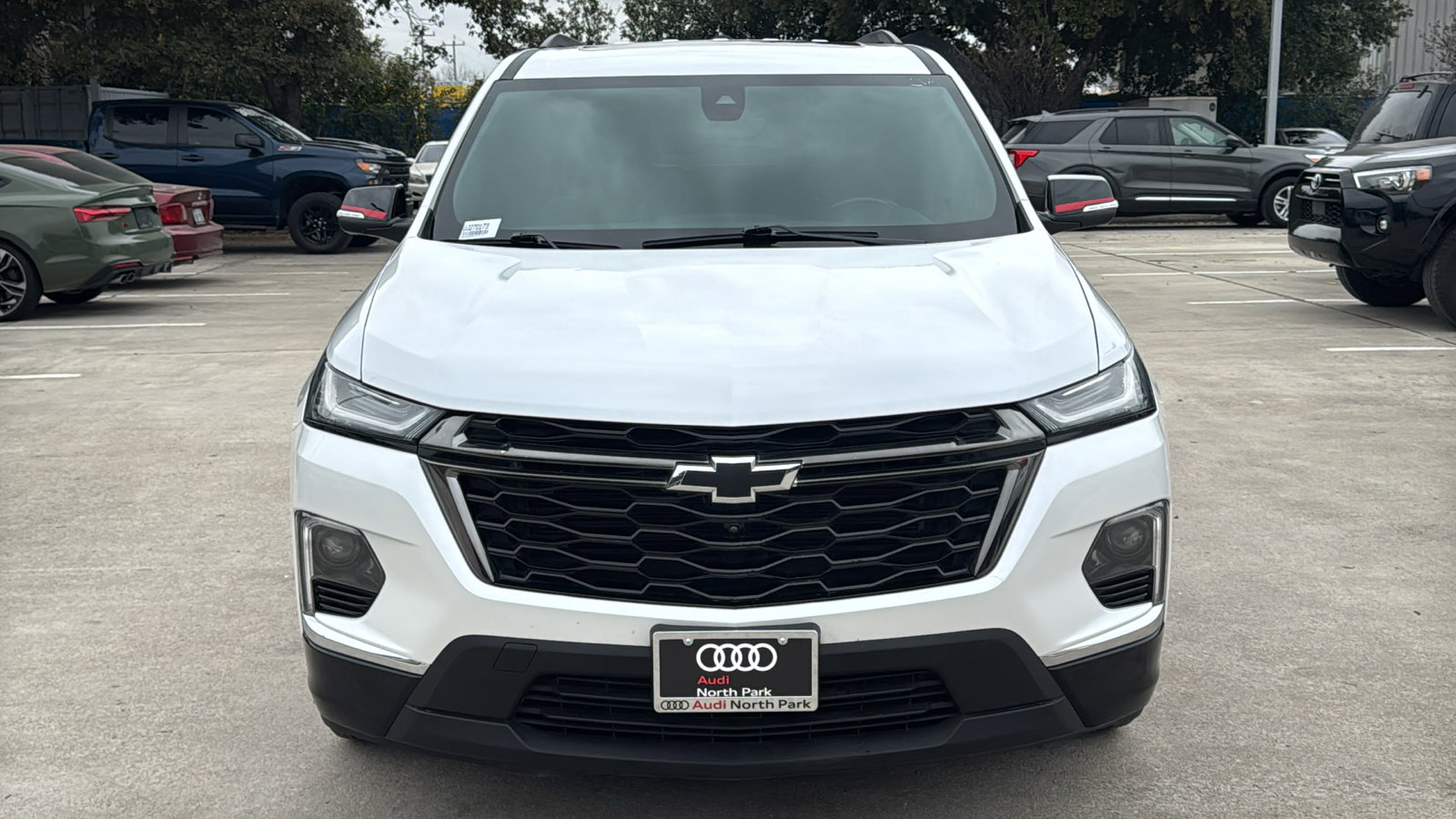 Used 2023 Chevrolet Traverse Premier w/ Redline Edition image 2