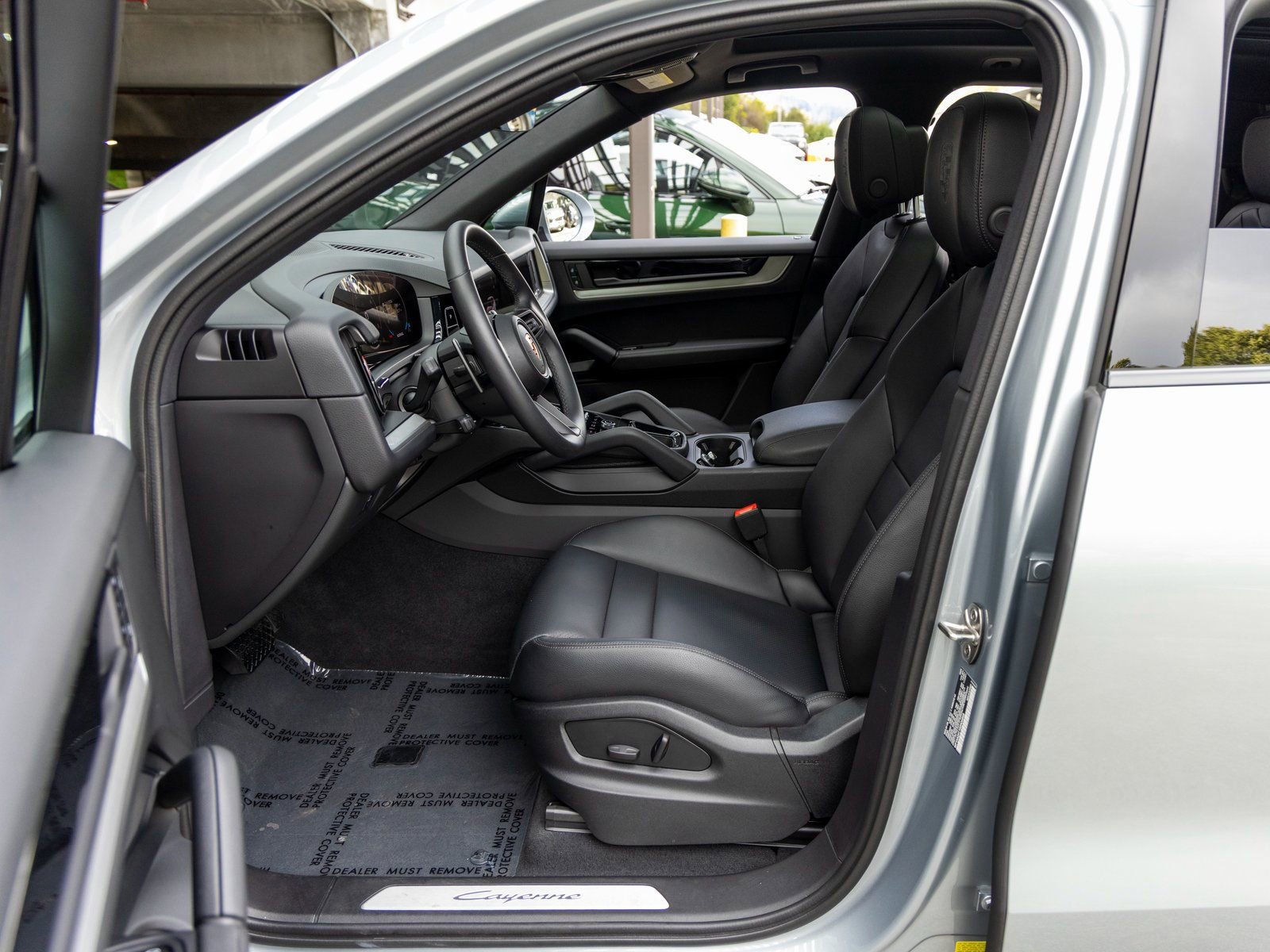 Certified 2025 Porsche Cayenne image 25