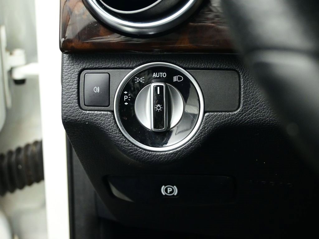 Used 2015 Mercedes-Benz GLK 350 4MATIC image 19