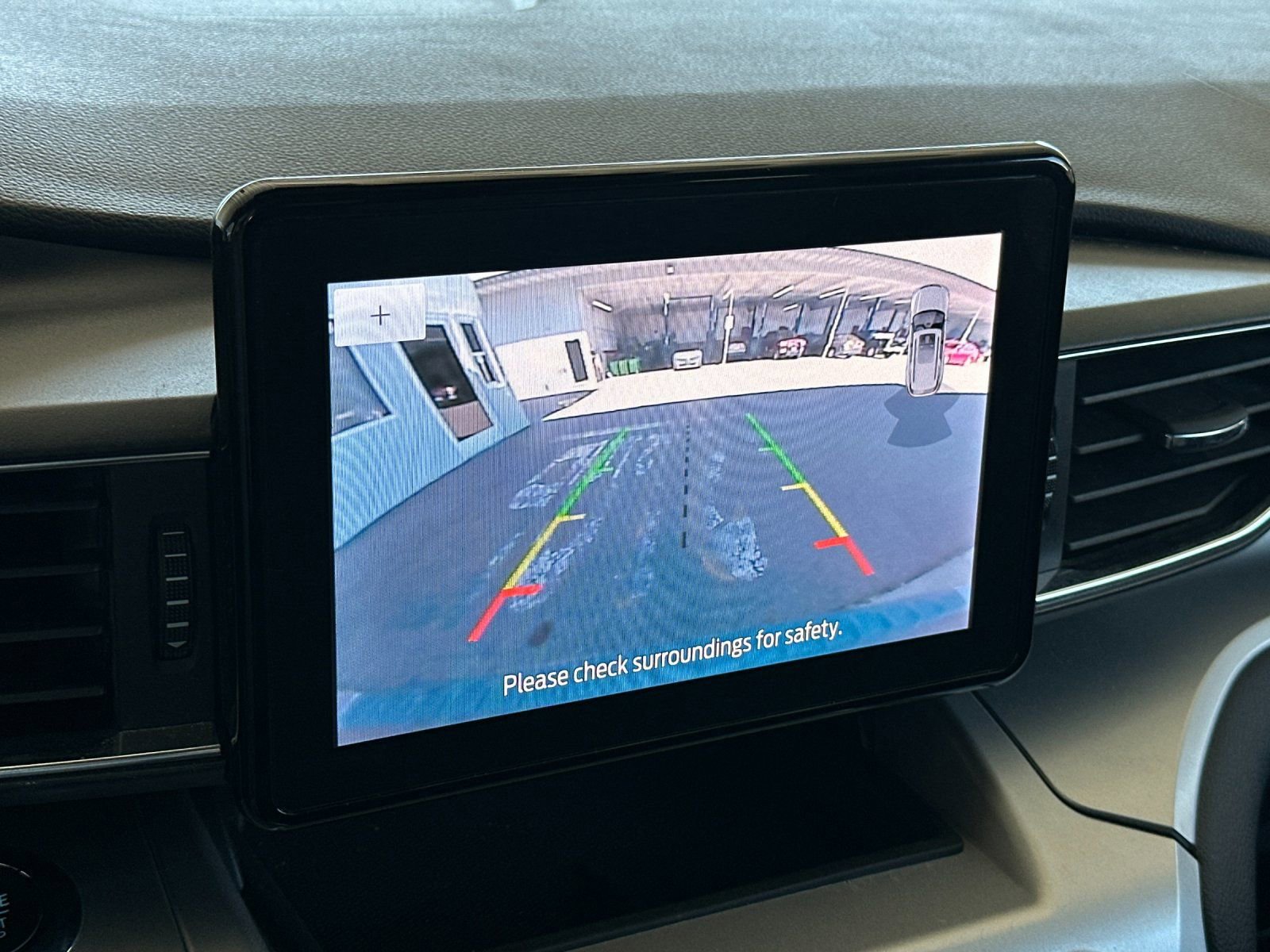 Used 2022 Ford Explorer XLT w/ Equipment Group 202A image 19