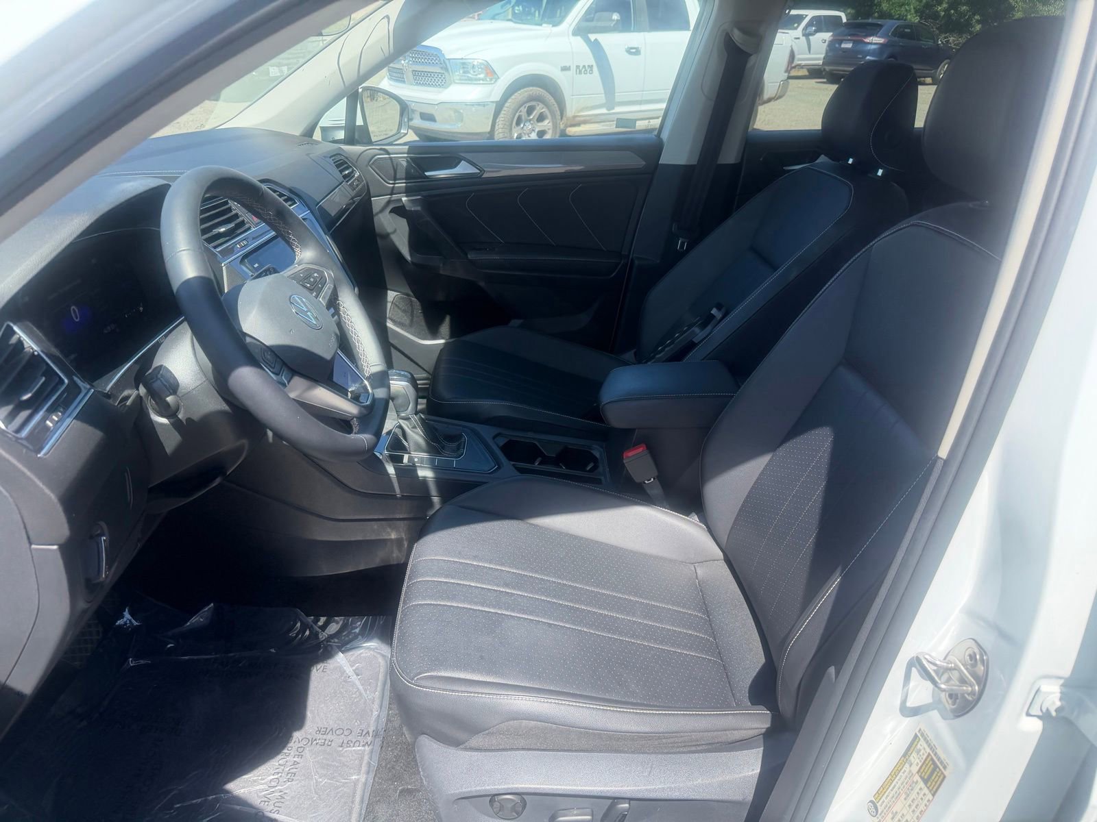 Used 2022 Volkswagen Tiguan SE FWD image 10