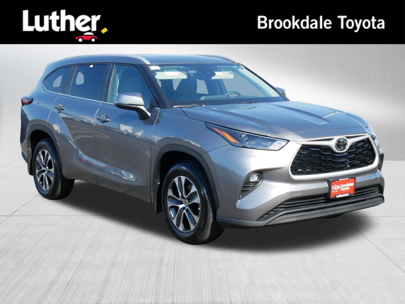 Certified 2026 Toyota Highlander XLE AWD/4WD image 1