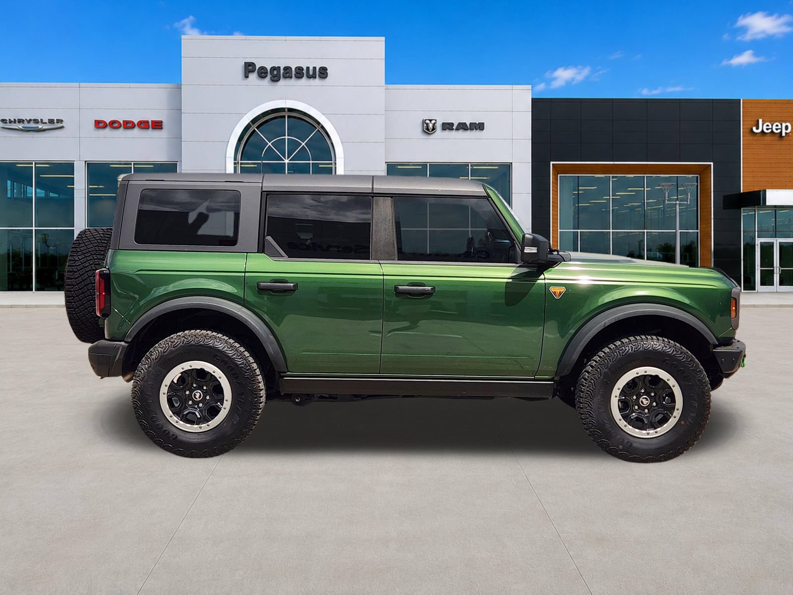 Used 2024 Ford Bronco Badlands AWD/4WD image 7
