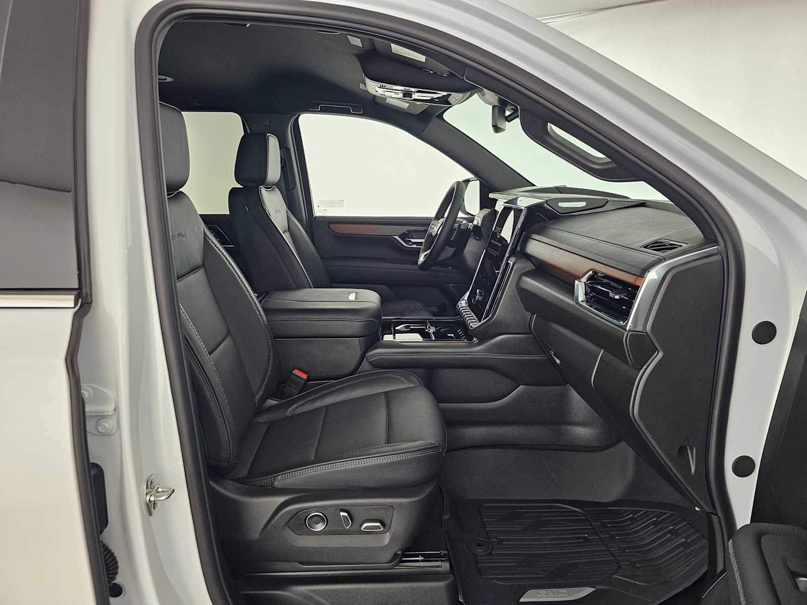 New 2026 GMC Yukon Denali AWD/4WD image 10