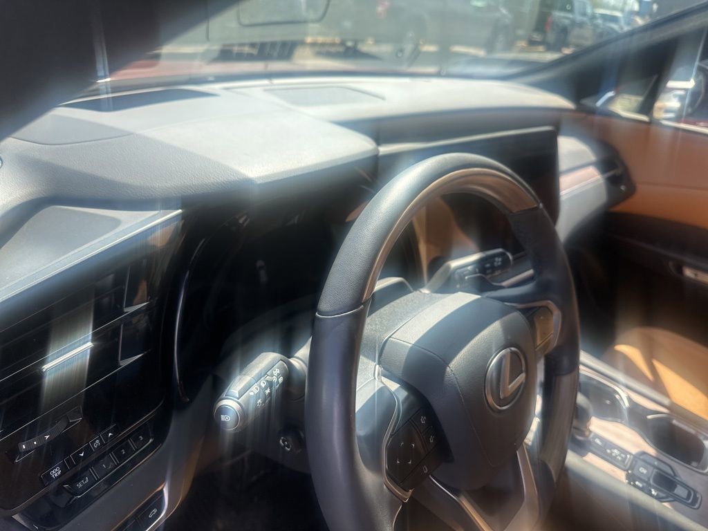 Used 2023 Lexus RX 350 w/ Cold Area Package image 4