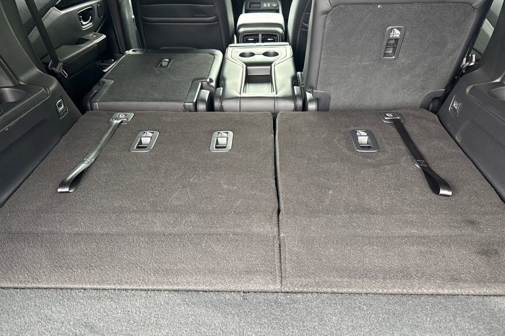 Certified 2025 Honda Pilot Black Edition image 18