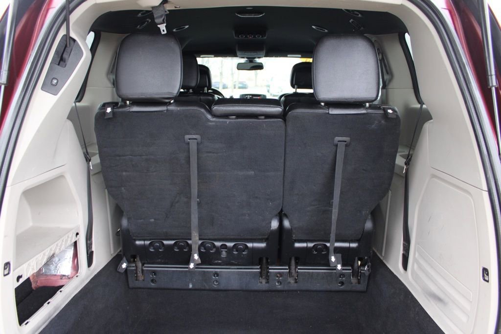 Used 2019 Dodge Grand Caravan SXT image 10