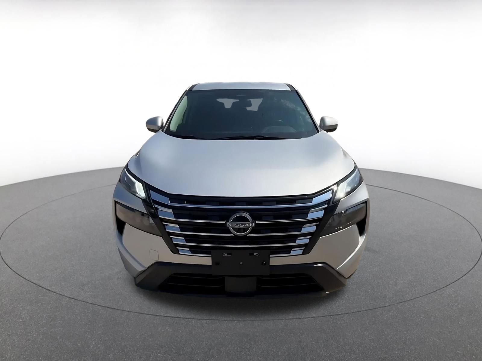 Used 2025 Nissan Rogue SV FWD image 4