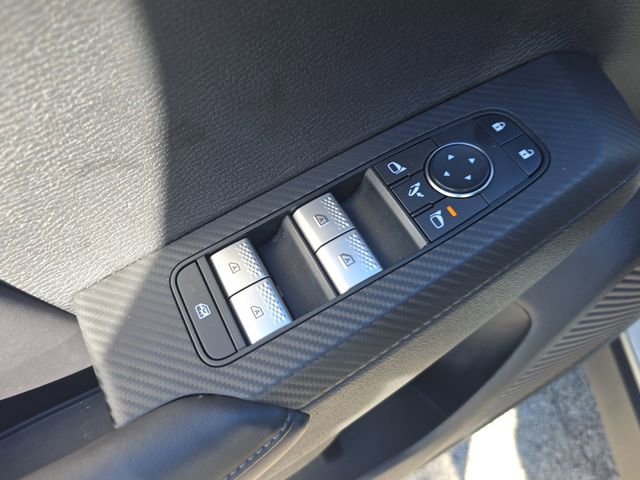 Used 2023 Mitsubishi Outlander SE image 18