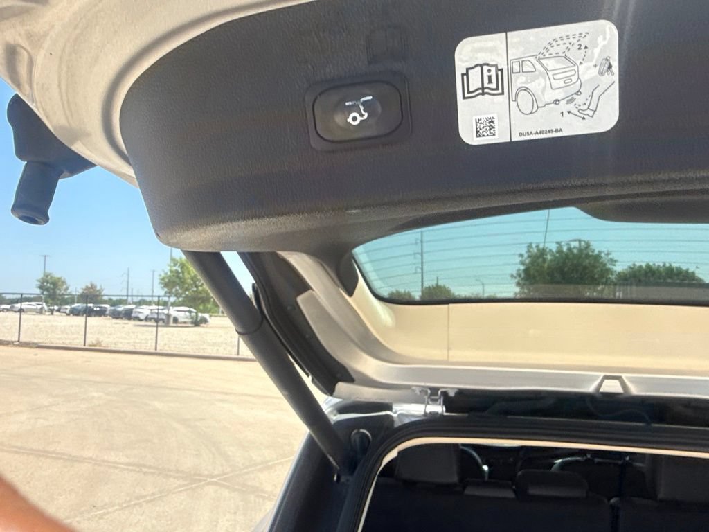 Used 2017 Ford Escape Titanium FWD image 14
