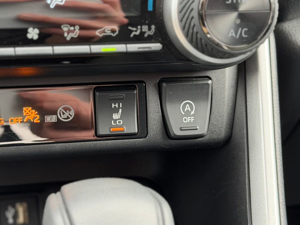 Used 2024 Toyota RAV4 XLE w/ Convenience Package image 18