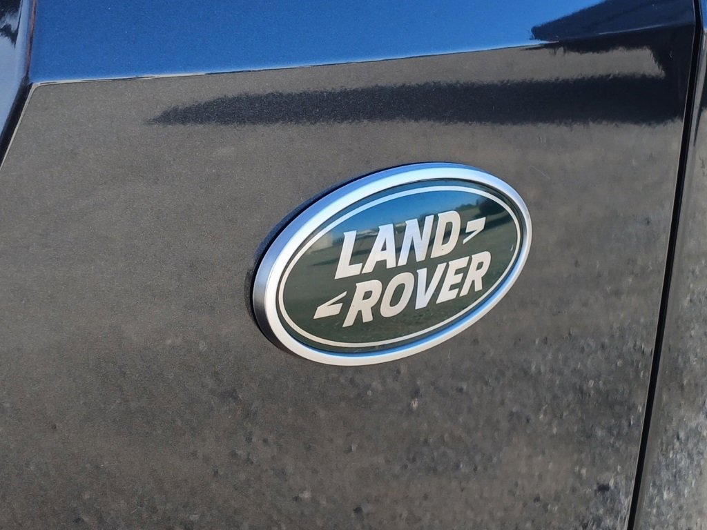 Used 2022 Land Rover Range Rover Evoque R-Dynamic SE image 29