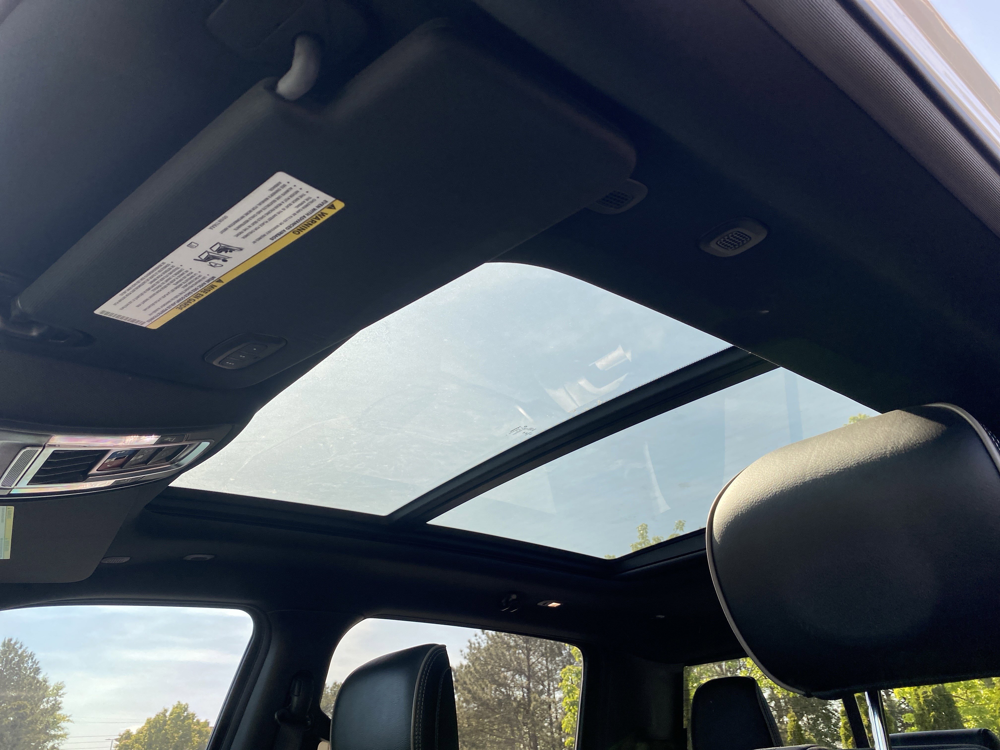 Used 2022 RAM 1500 Limited w/ Night Edition RWD image 9