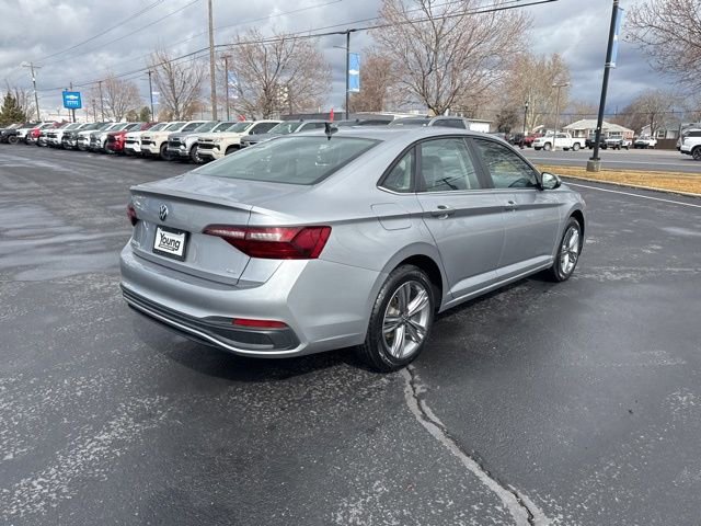 Used 2024 Volkswagen Jetta SE image 7