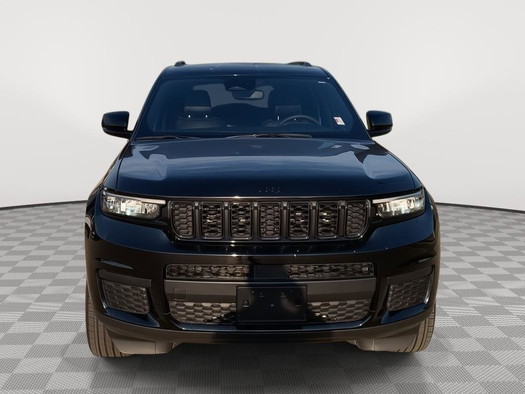 Used 2024 Jeep Grand Cherokee L Laredo image 2