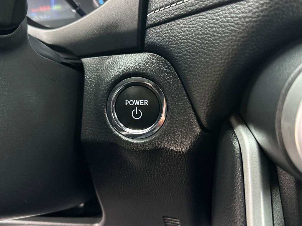 Certified 2025 Toyota RAV4 XLE image 31