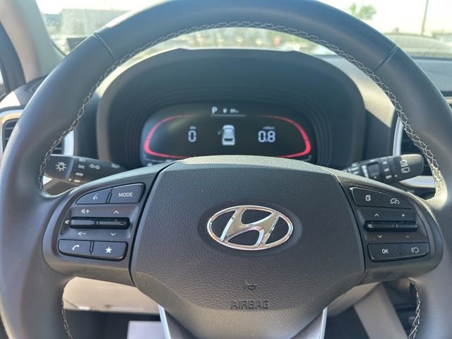 Used 2025 Hyundai Venue SEL image 8