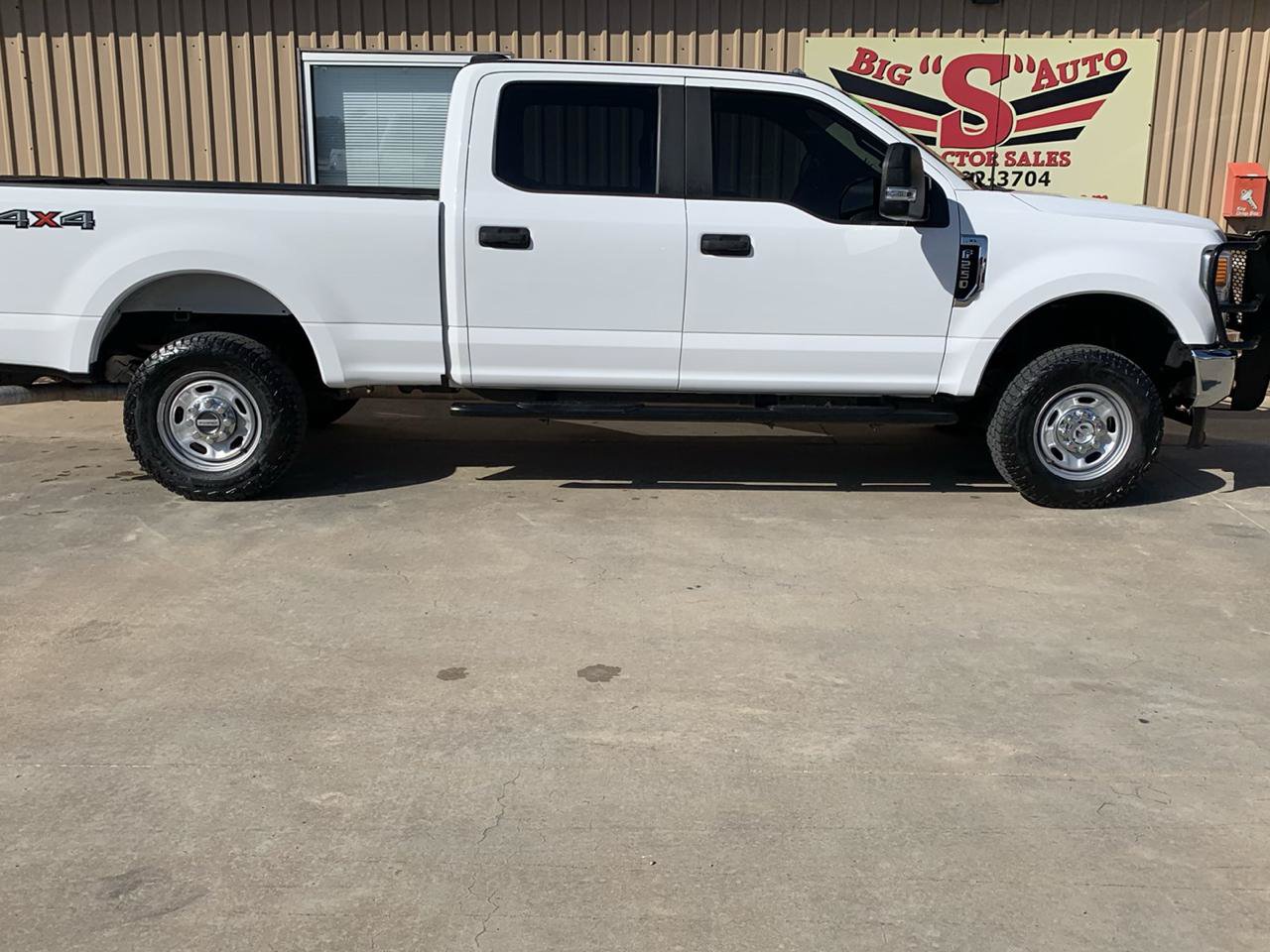 Used 2022 Ford F250 XL w/ Power Equipment Group AWD/4WD image 6