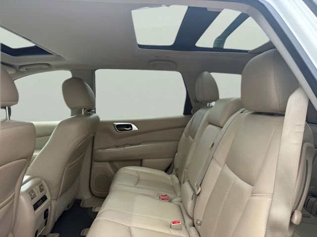 Used 2015 Nissan Pathfinder Platinum AWD/4WD image 13