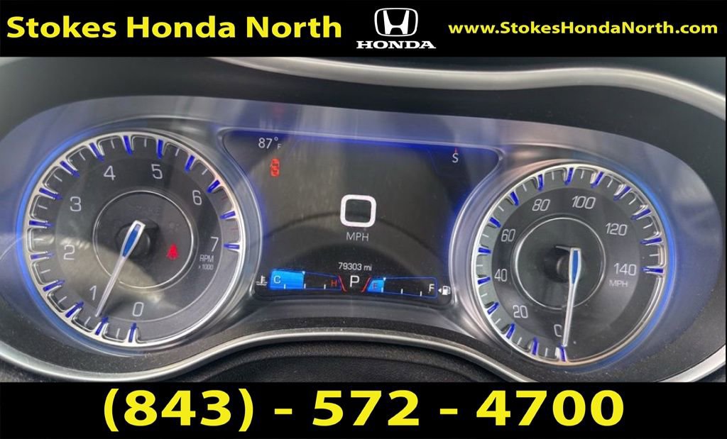 Used 2017 Chrysler 300 Limited RWD image 4