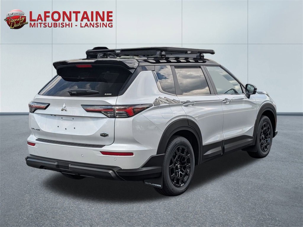 New 2025 Mitsubishi Outlander SE image 5