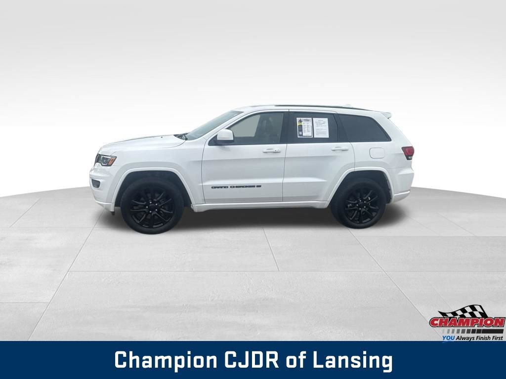 Used 2022 Jeep Grand Cherokee Laredo X AWD/4WD image 2