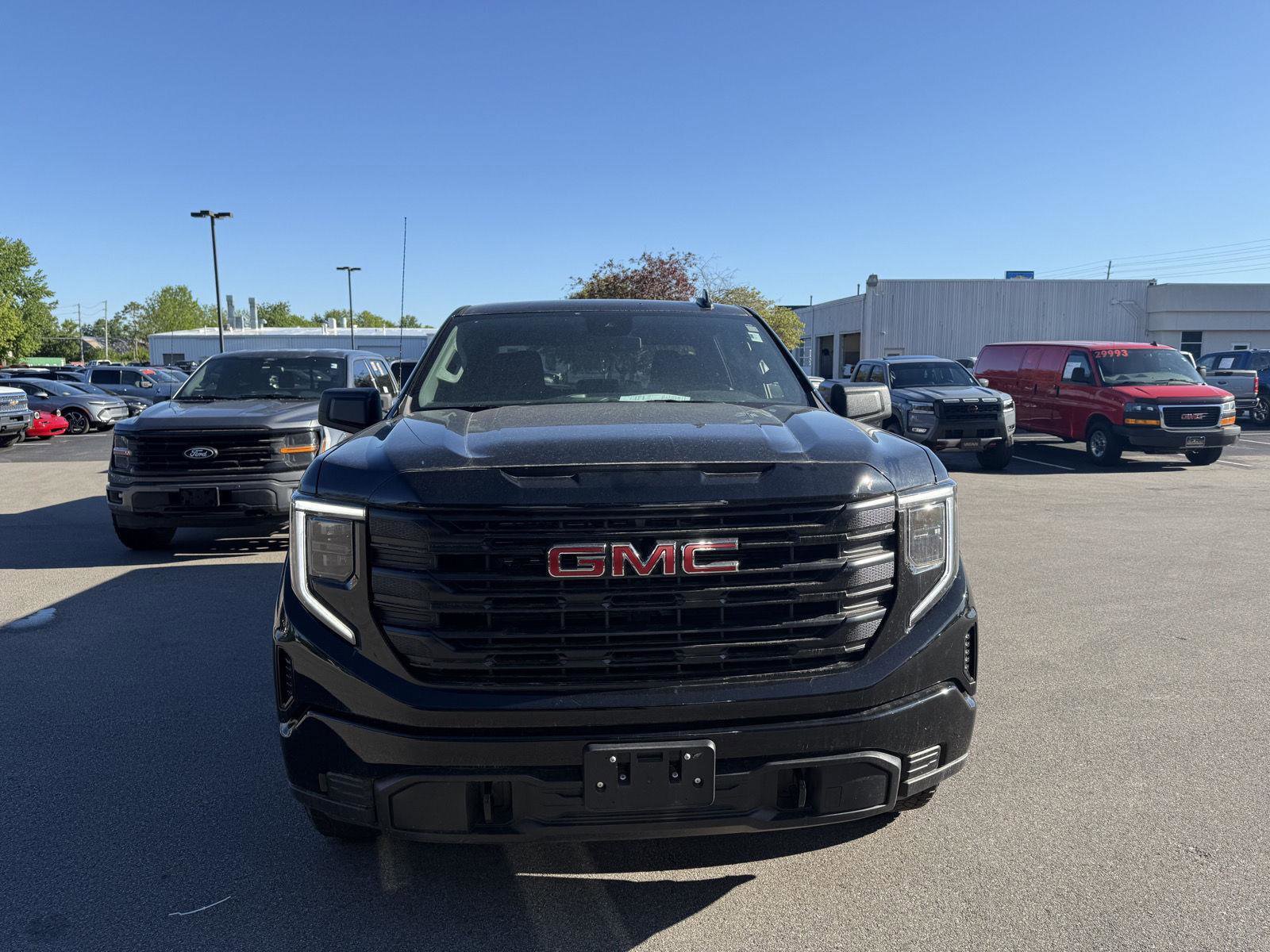 Used 2024 GMC Sierra 1500 Pro w/ Graphite Edition AWD/4WD image 8