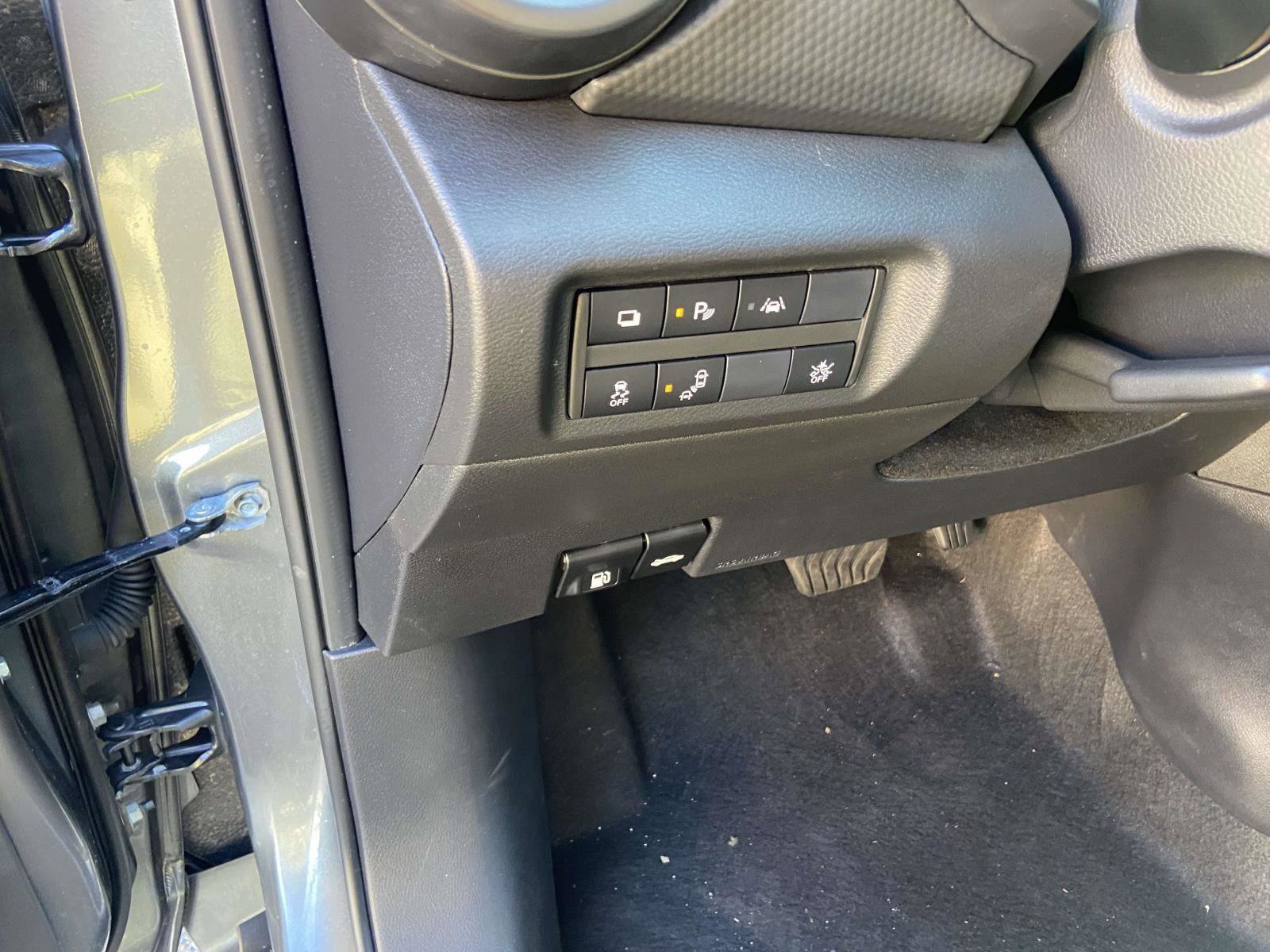 Used 2024 Nissan Kicks S image 8