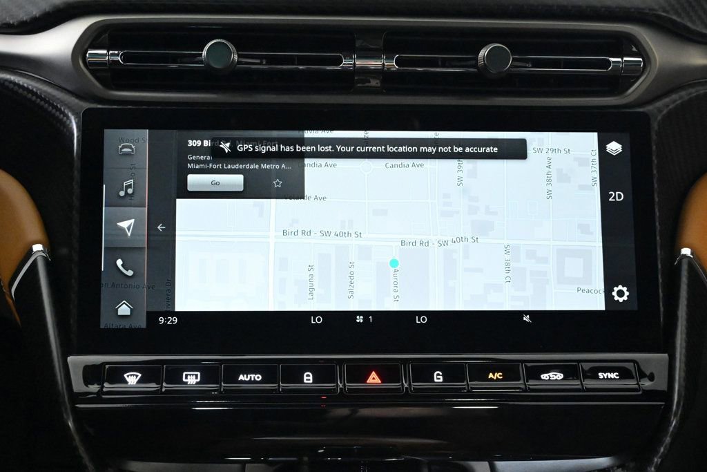 Used 2025 Aston Martin Vanquish image 11