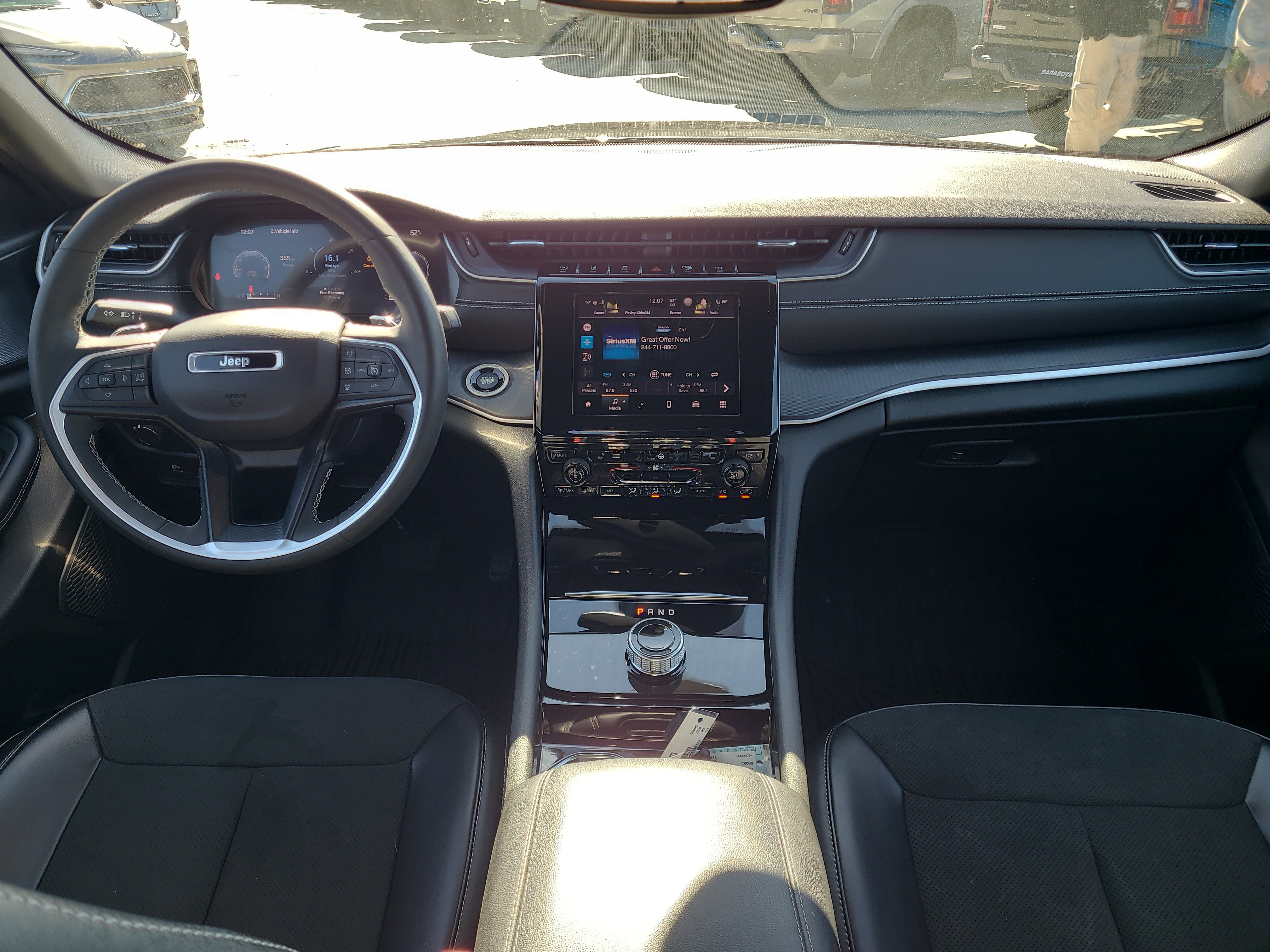 Used 2023 Jeep Grand Cherokee Altitude image 13