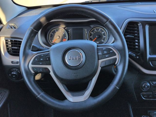 Used 2015 Jeep Cherokee Latitude w/ Comfort/Convenience Group image 18