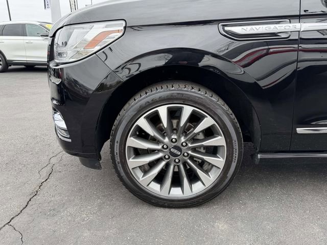 Used 2018 Lincoln Navigator Select image 9