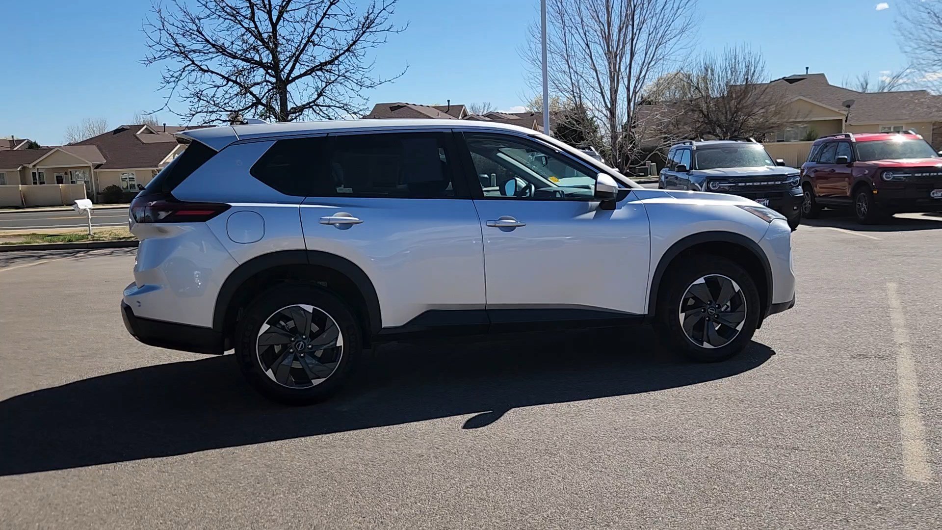 Used 2025 Nissan Rogue SV image 12