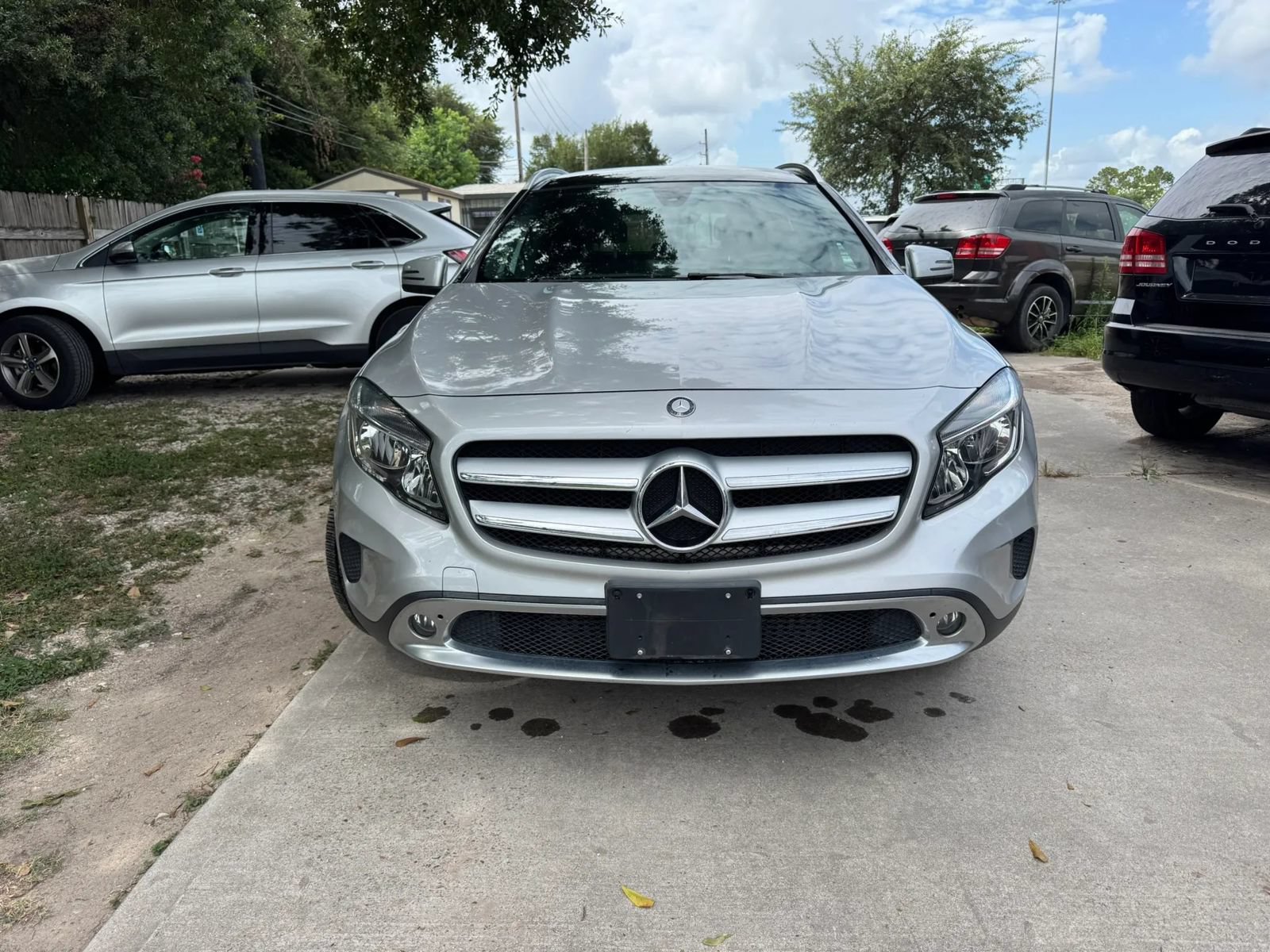 Used 2017 Mercedes-Benz GLA 250 4MATIC w/ Premium Package image 3