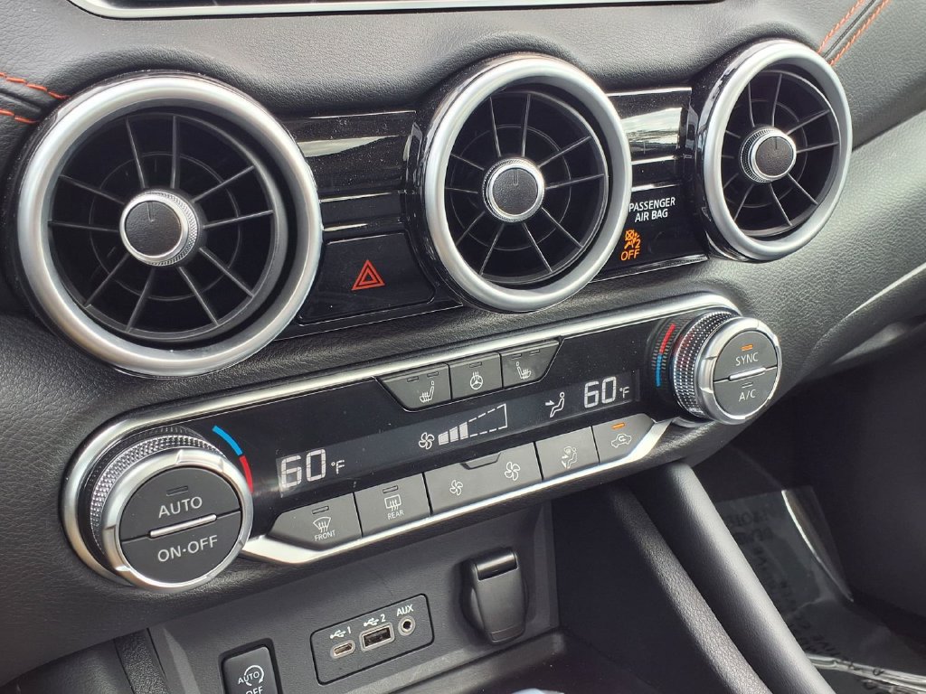 Used 2025 Nissan Sentra SR w/ SR Premium Package FWD image 22