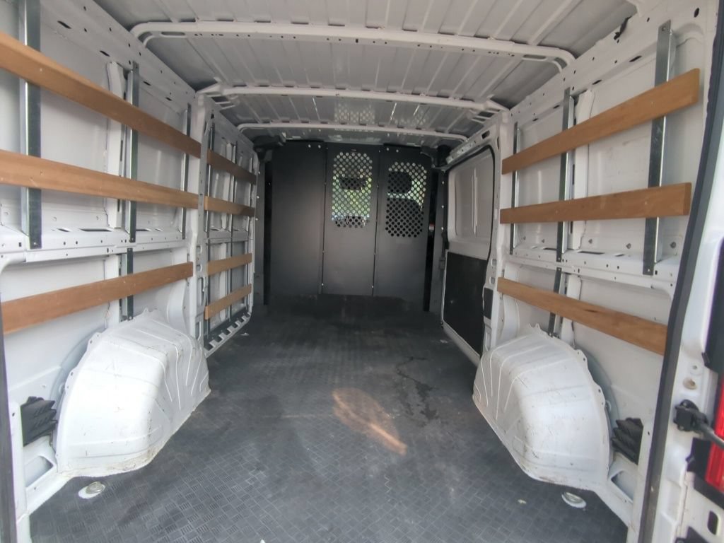 Used 2025 RAM ProMaster 2500 w/ U-Haul Equipment Group FWD image 9