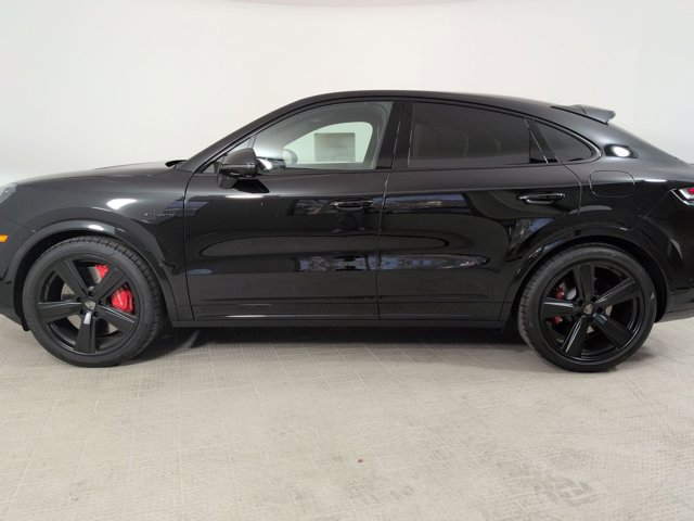 New 2026 Porsche Cayenne Turbo video 2