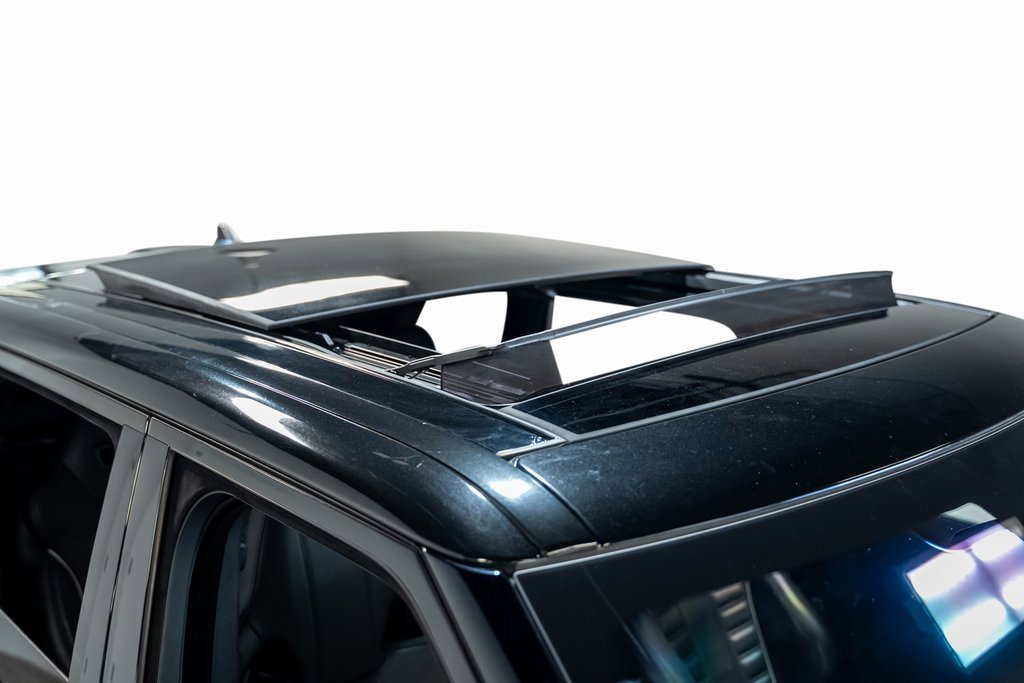 Used 2016 Land Rover Range Rover Sport SVR image 65