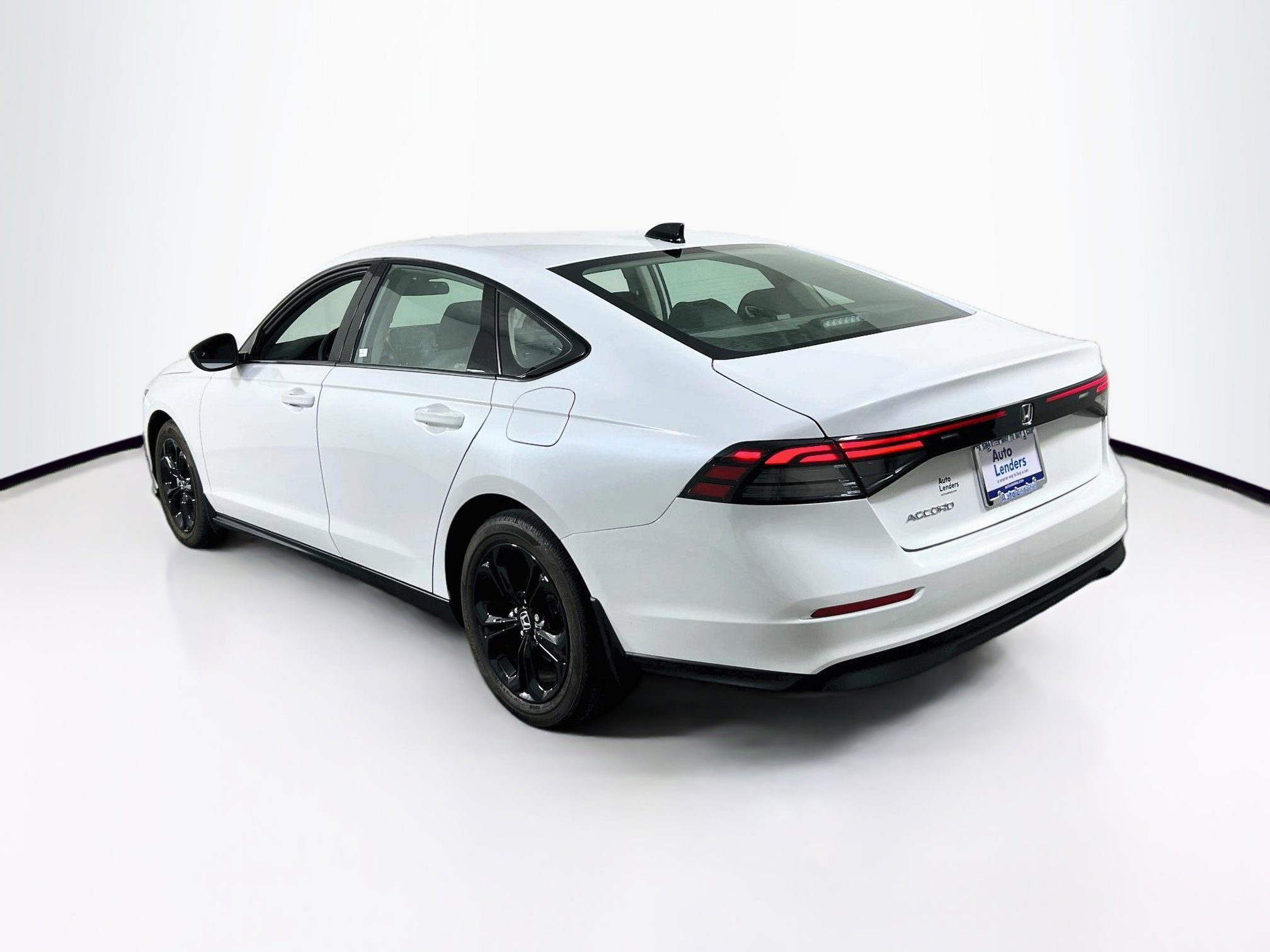 Used 2025 Honda Accord SE image 7