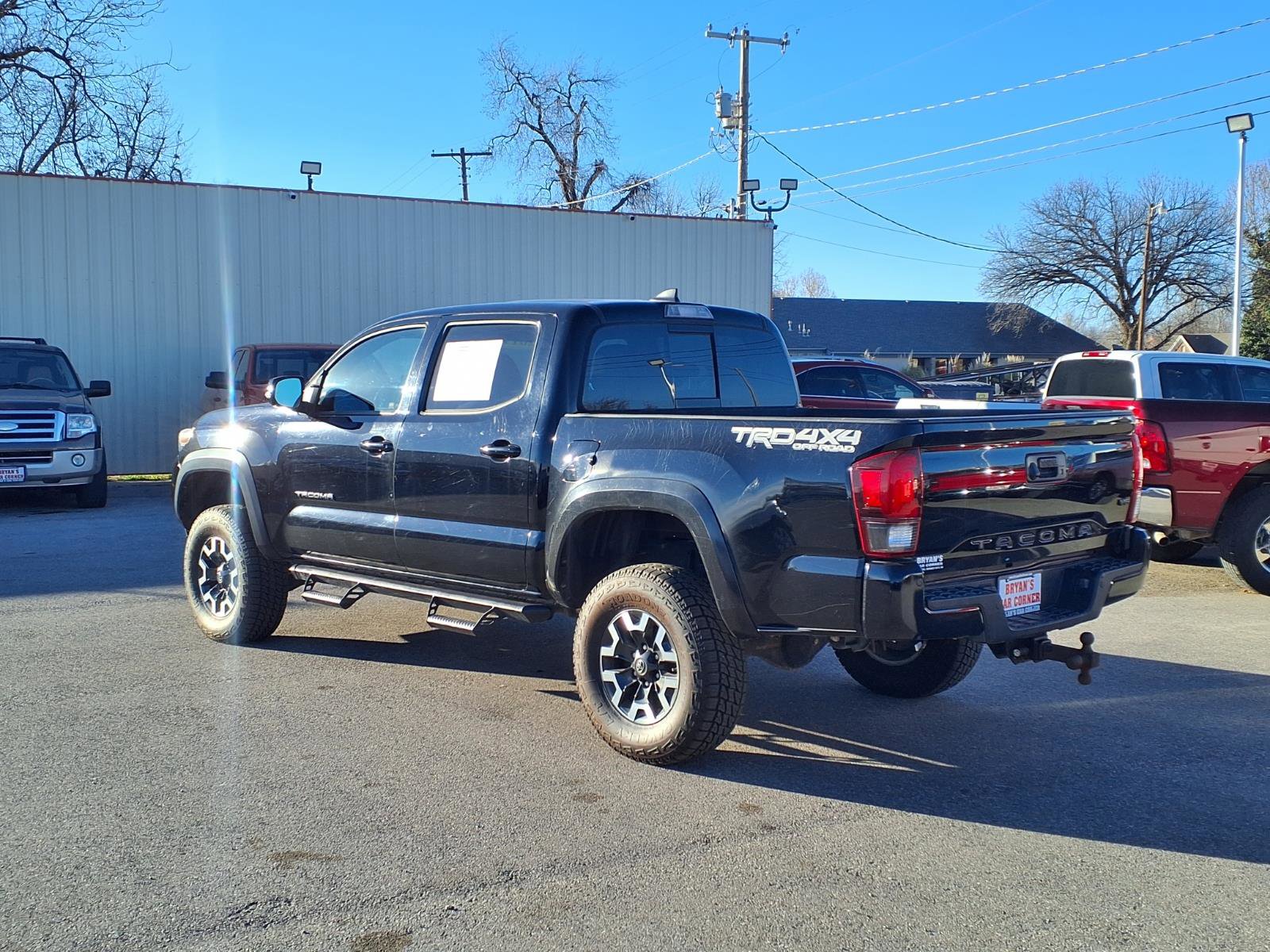 Used 2019 Toyota Tacoma TRD Off-Road w/ Technology Package AWD/4WD image 3