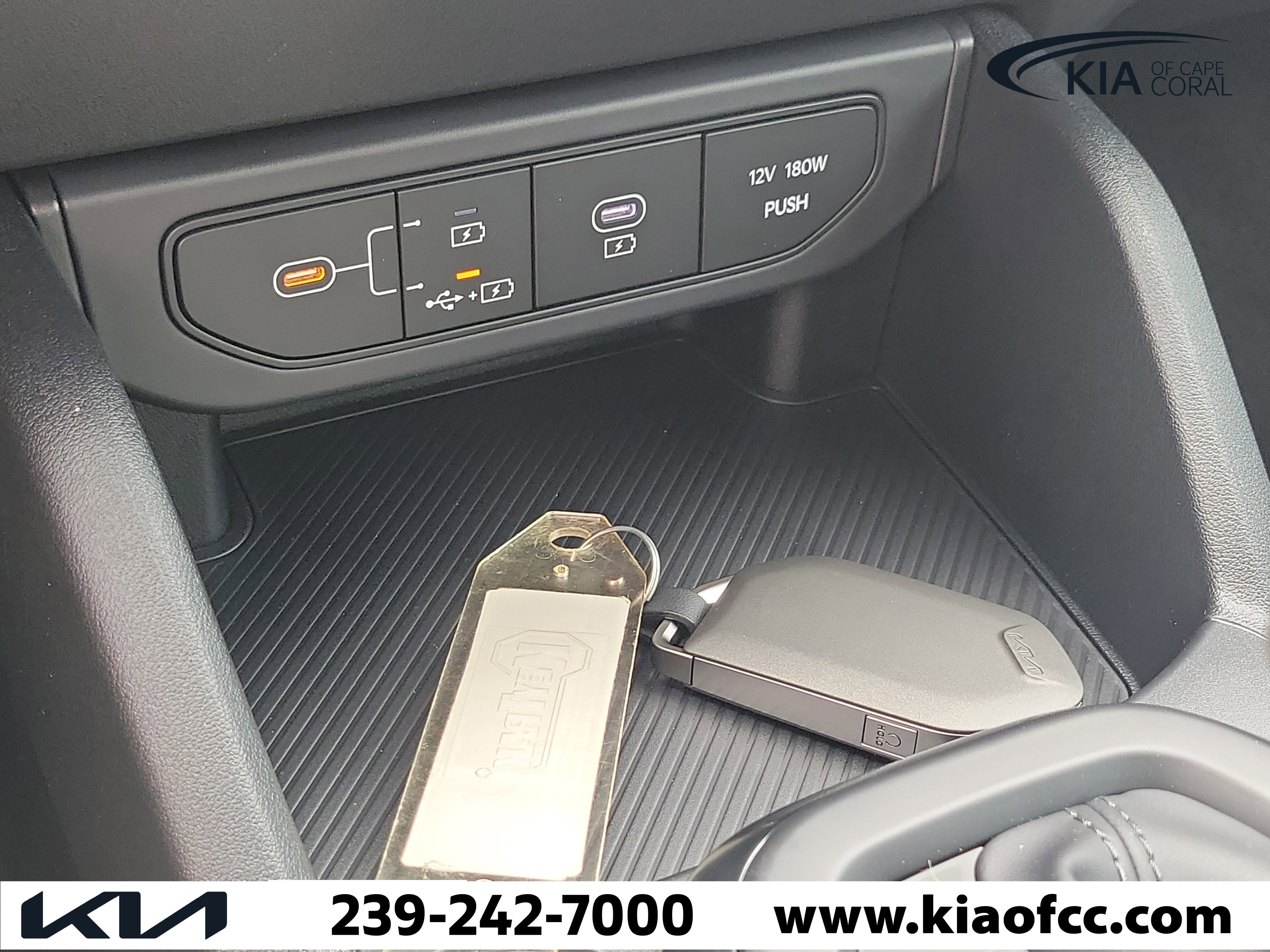 New 2025 Kia K4 LXS image 27