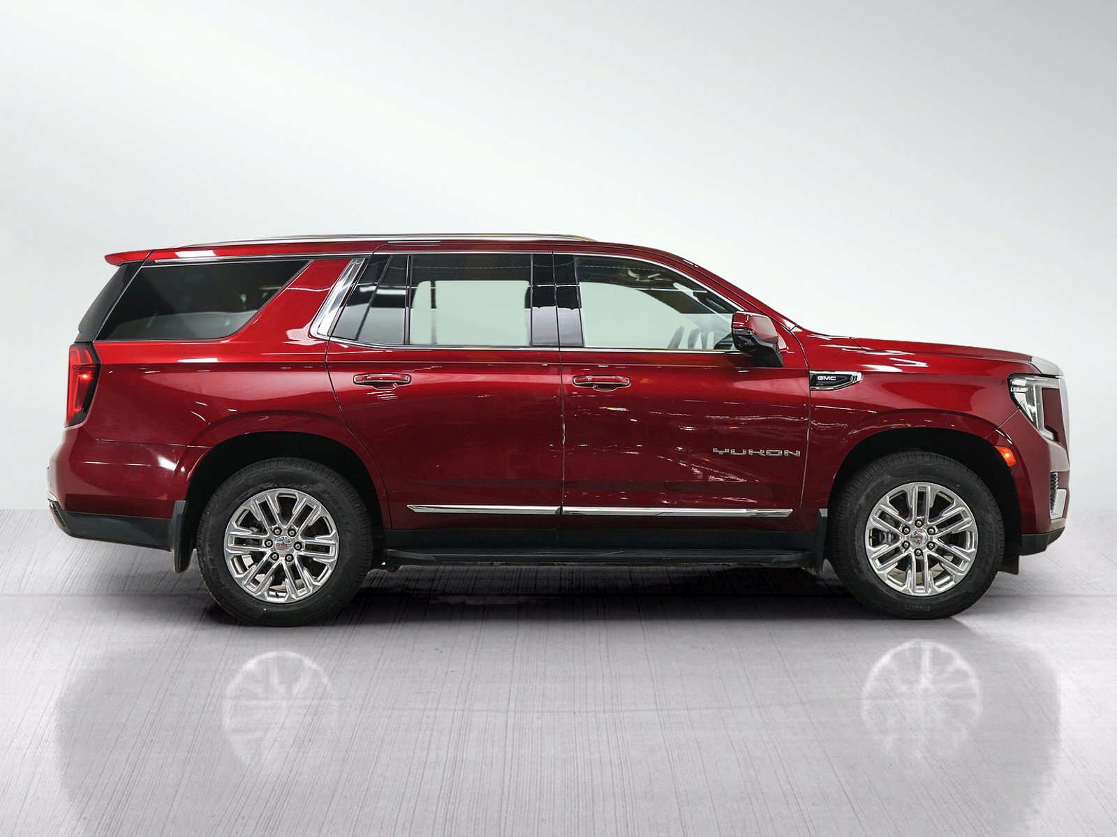 Used 2022 GMC Yukon SLT w/ SLT Premium Package AWD/4WD image 6