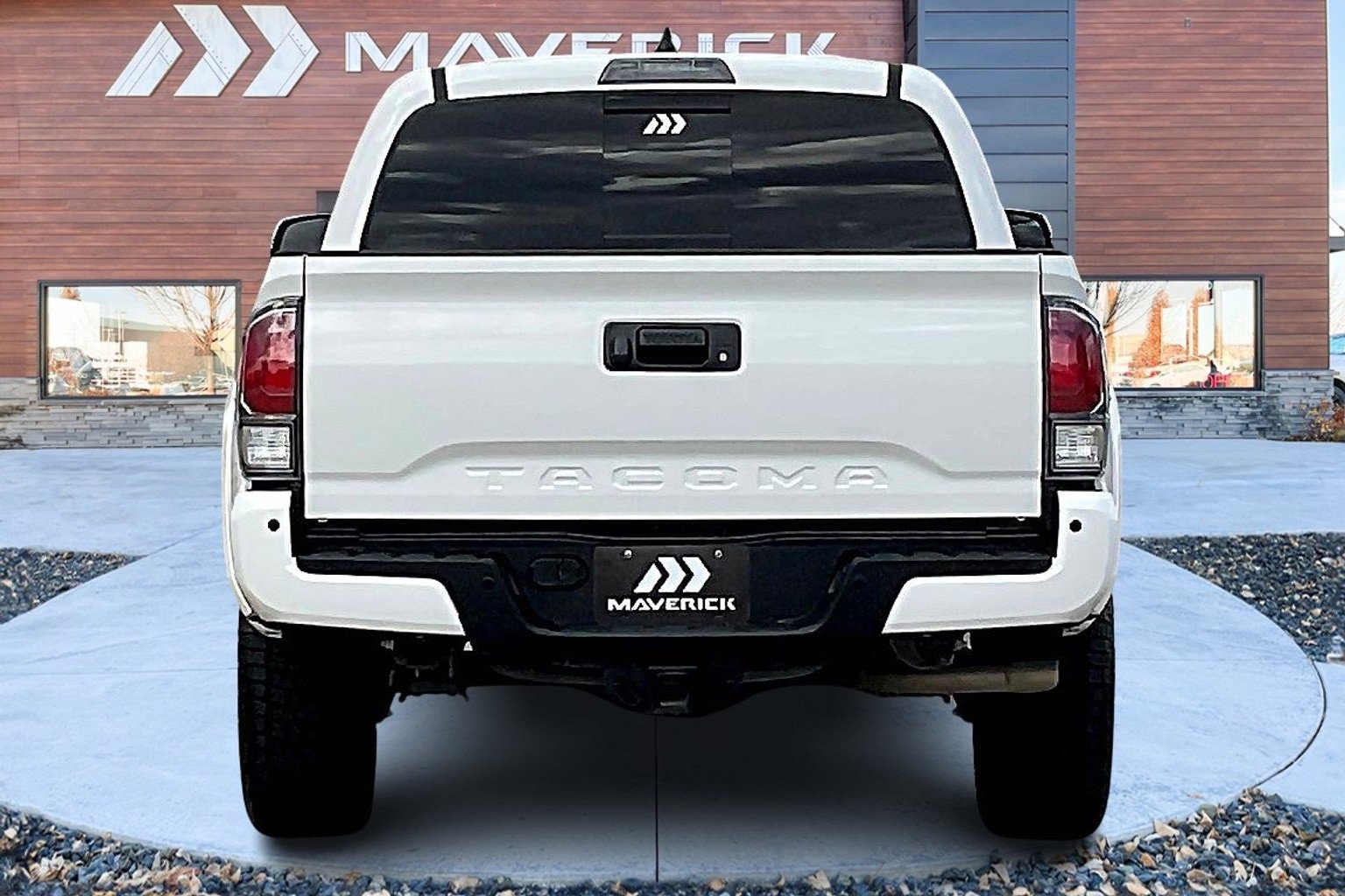 Used 2023 Toyota Tacoma Limited image 6