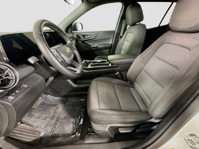 Used 2025 Chevrolet Equinox LT FWD image 21