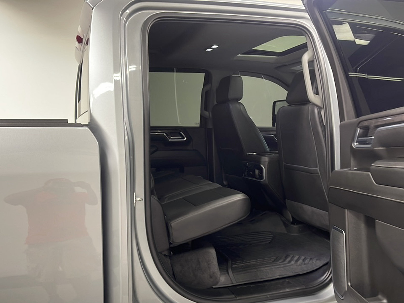 Used 2025 Chevrolet Silverado 3500 LTZ w/ LTZ Plus Package AWD/4WD image 20