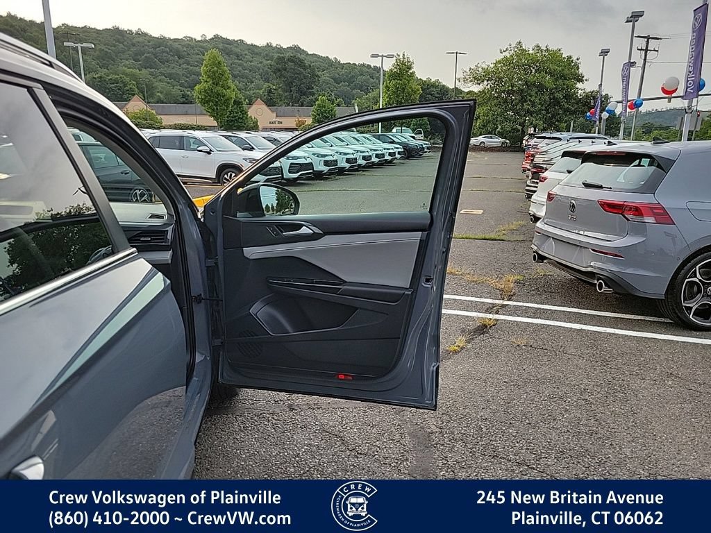 Certified 2023 Volkswagen Taos SEL AWD/4WD image 43