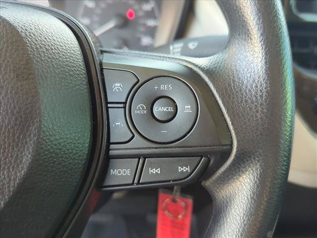 Used 2025 Toyota Corolla LE FWD image 16