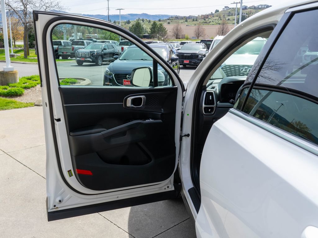 Used 2021 Kia Sorento LX FWD image 16