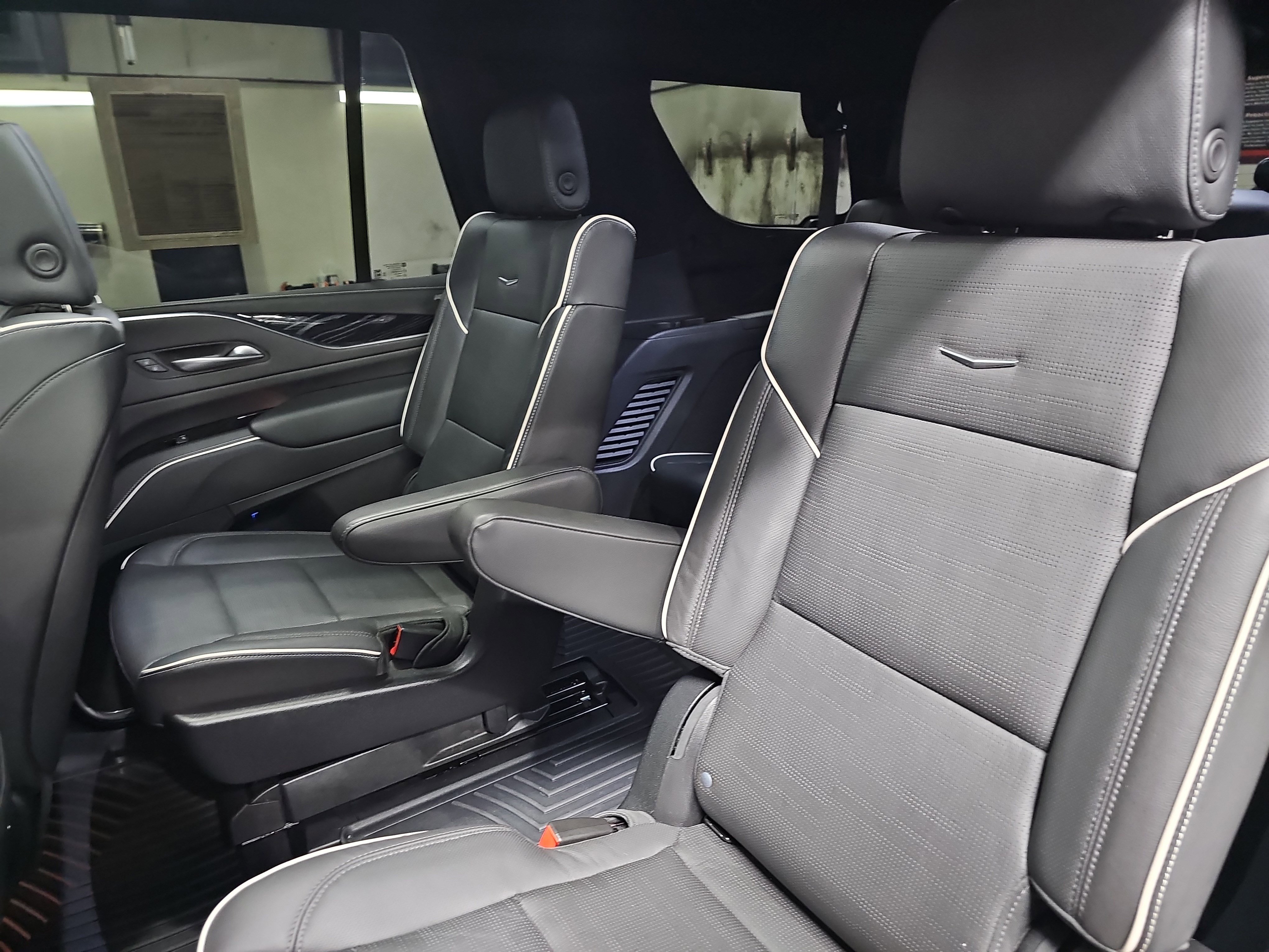 Used 2023 Cadillac Escalade Sport w/ Touring Package AWD/4WD image 15